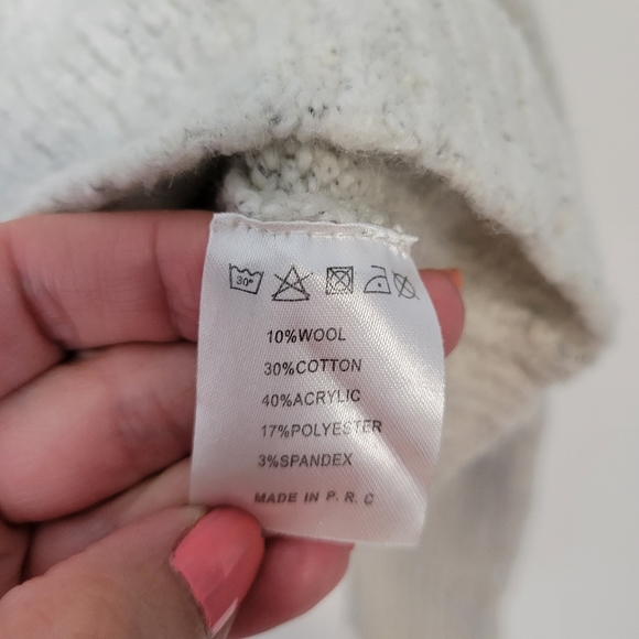 Brandy Melville Cassia Wool Blend Turtleneck - Picture 8 of 8